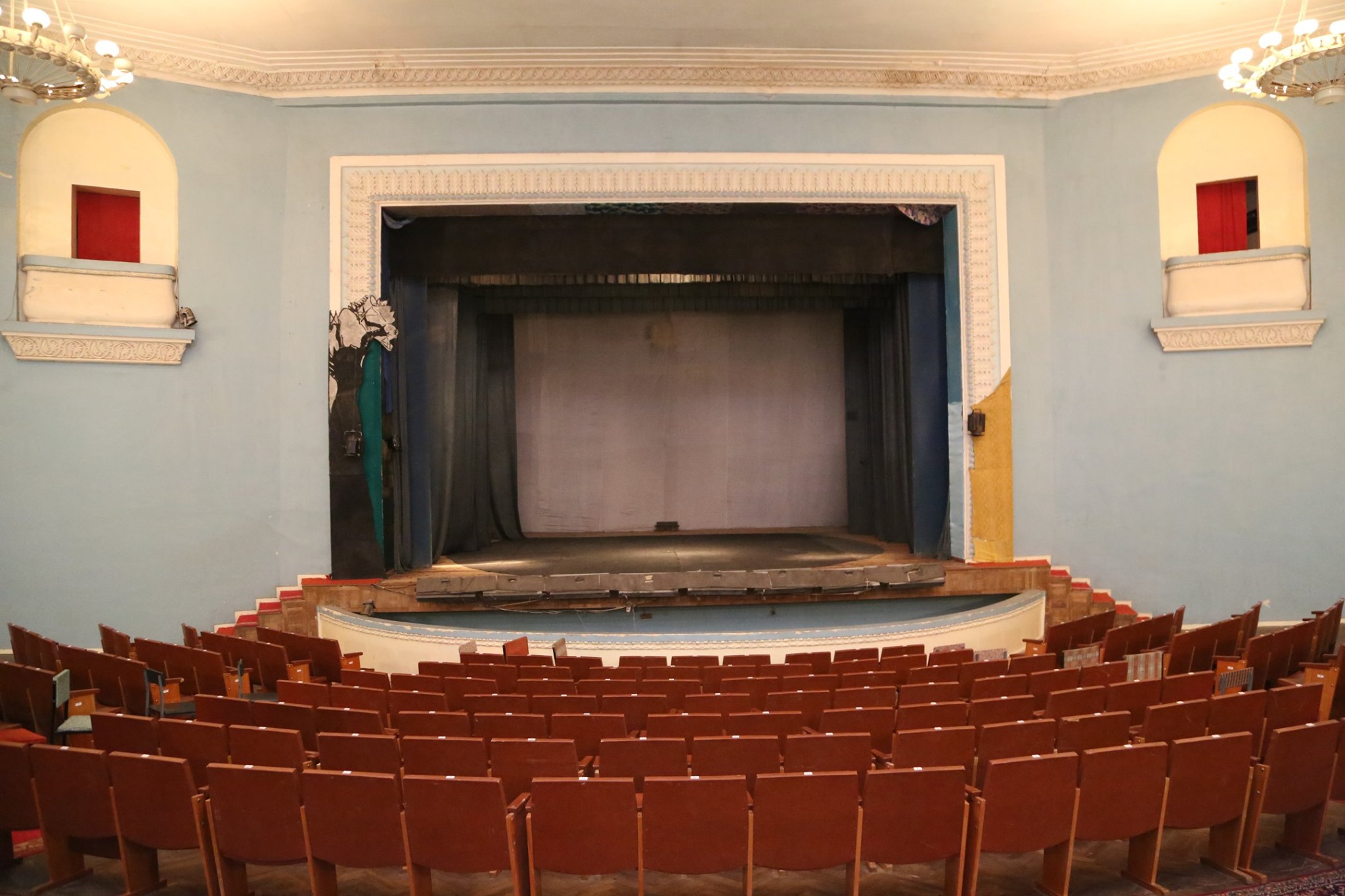 Բեմական հատվածը (լուսանկարը՝ Հրազդանի Դրամատիկական թատրոն-Մշակութային կենտրոն ֆեյսբուքյան էջից)